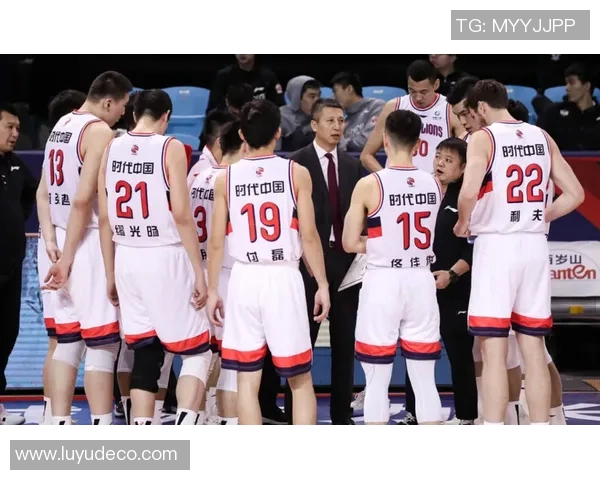 重庆足球队崛起之路:从默默无闻到世锦赛舞台的成长历程 重庆足球队崛起之路:从默默无闻到世锦赛舞台的成长历程