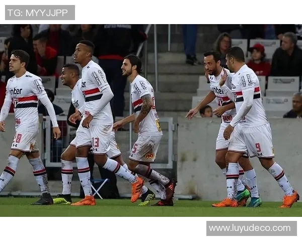 弗拉门戈与圣保罗首发阵容分析及比赛前瞻解析