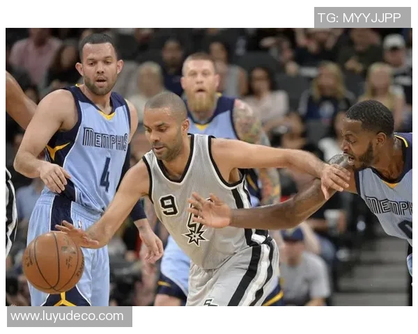 火箭队与马刺激战正酣精彩直播全程回顾与赛后分析