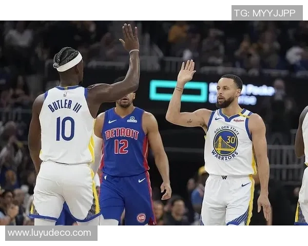 勇士与活塞精彩对决视频直播间全程回放与实时评论分享