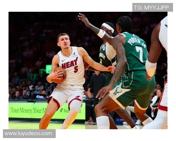 雄鹿队在季后赛中强势击败热火队成功取得3比0领先优势