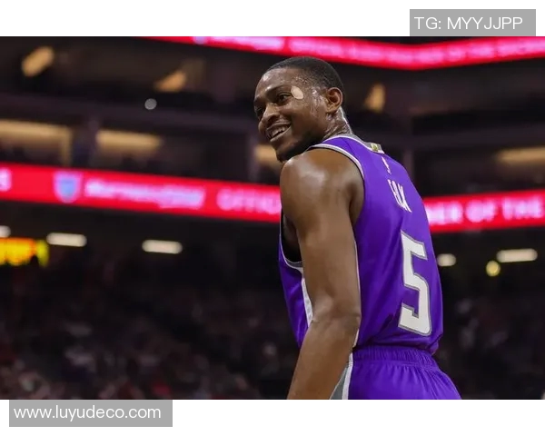 德阿隆福克斯如何在NBA赛场上展现领导力与潜力的双重魅力