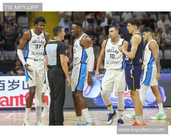 鹈鹕与独行侠比赛因故延期球迷期待新赛程安排